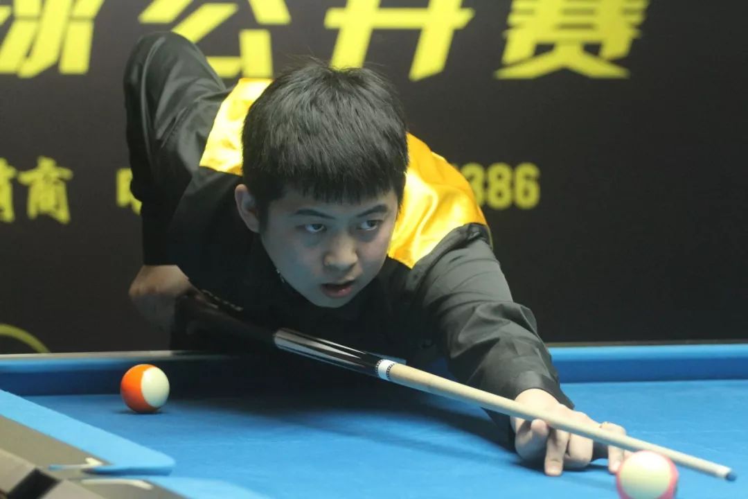 集中在两个 集中在两个